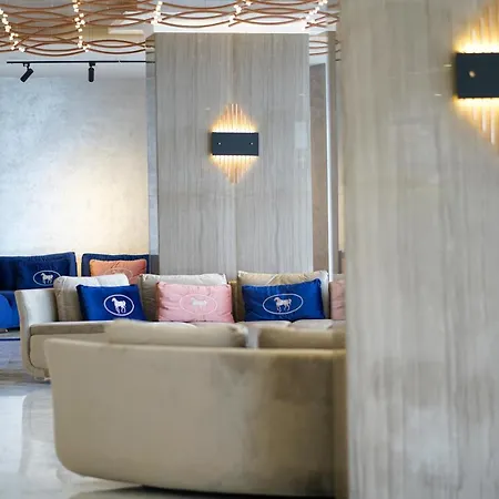 Hotel Aileena &