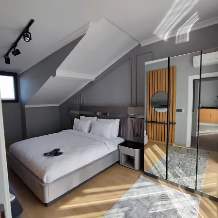 Aileena & Otel